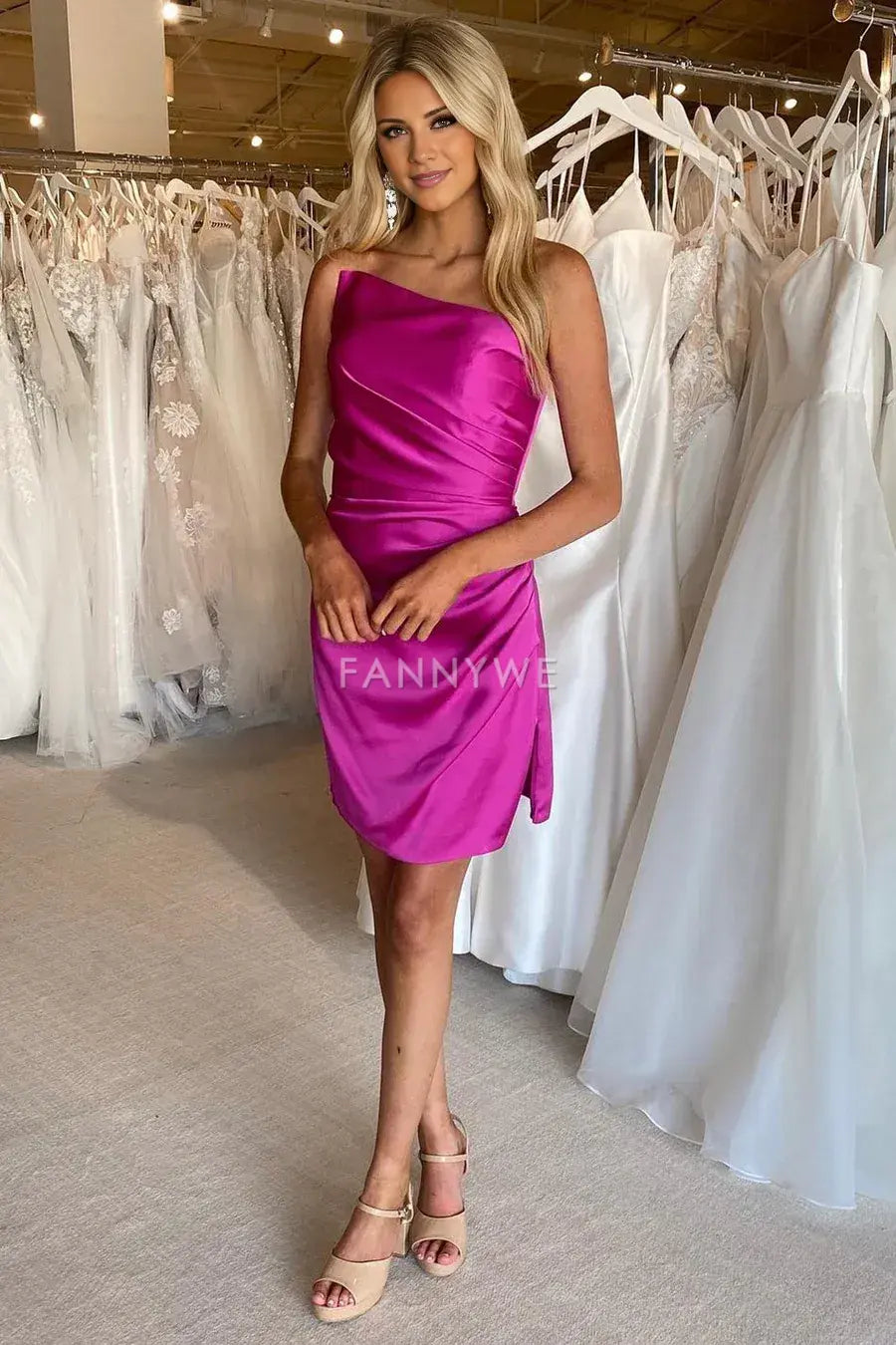 FannyWe Elegante vestido de fiesta corto fruncido sin tirantes color magenta con abertura vestidos formales